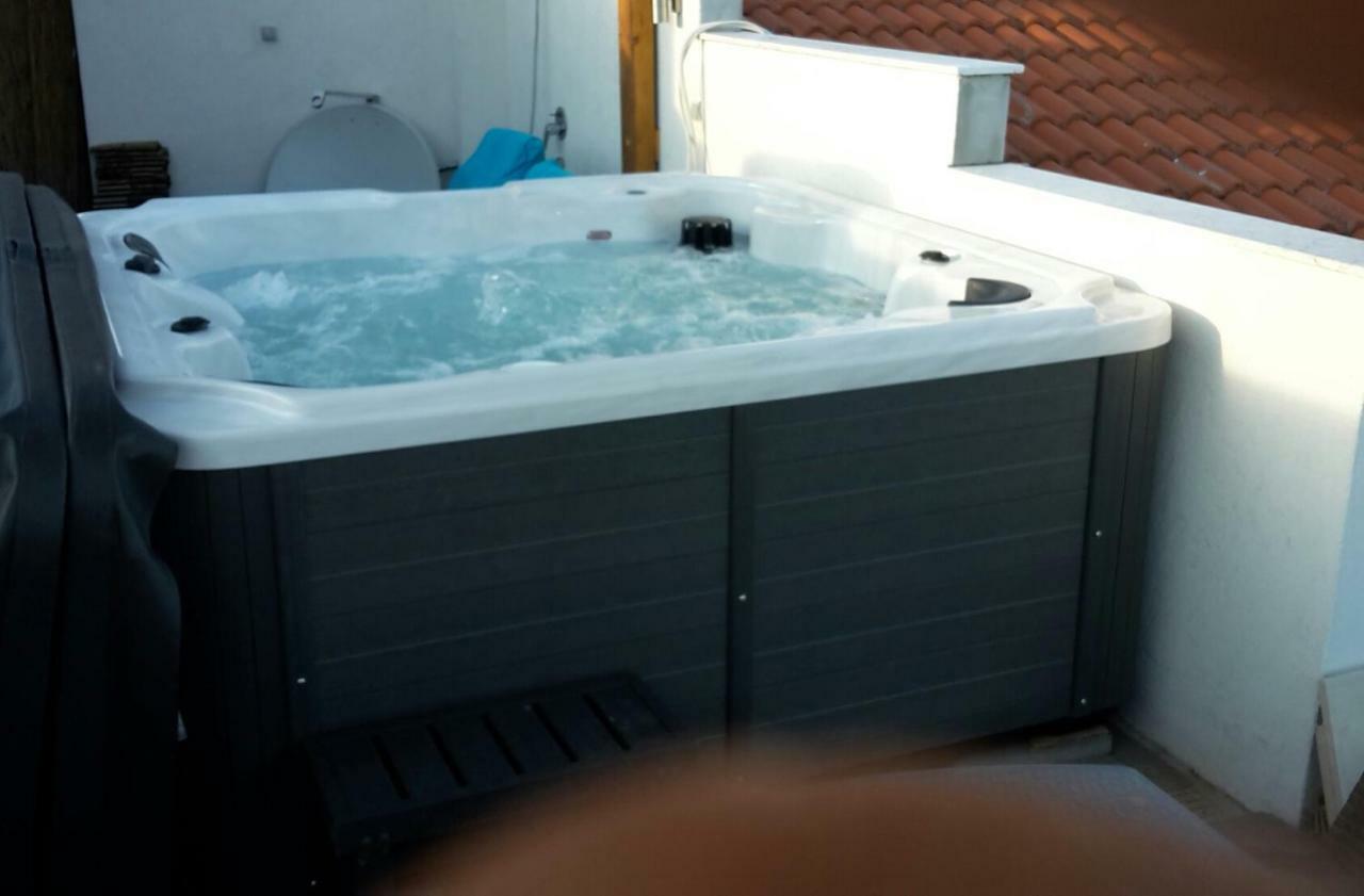 Luxury Apartment By The Sea With Private Whirlpool And Terrace 50M2 โพเซดารเย ภายนอก รูปภาพ